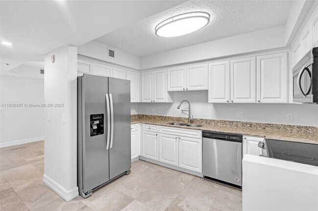 Building Photo - 101 Sidonia Ave