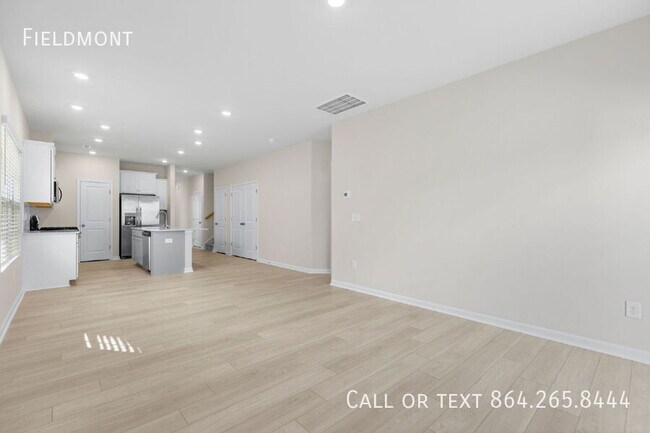 Building Photo - 211 Backstay Ln