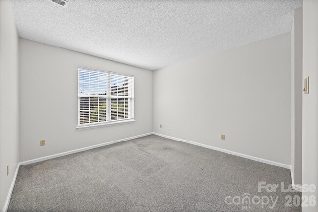 Building Photo - 2920 Iron Gate Ln
