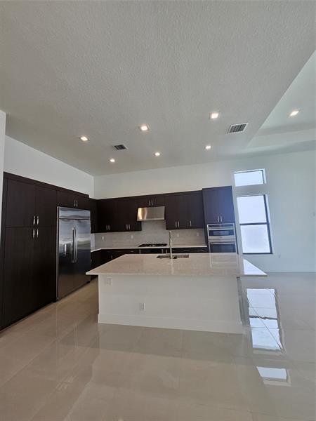 Building Photo - 9421 Tulip Leaf Ct