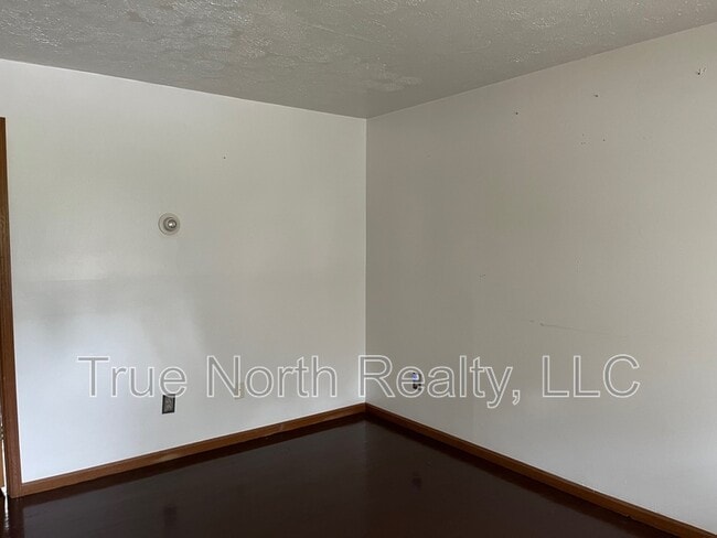 Building Photo - 2582 Dresden St
