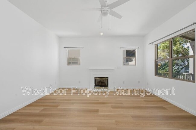 Building Photo - 1087 Waterfall Way