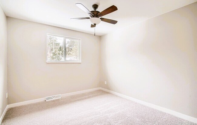 Building Photo - 30150 Stagecoach Blvd