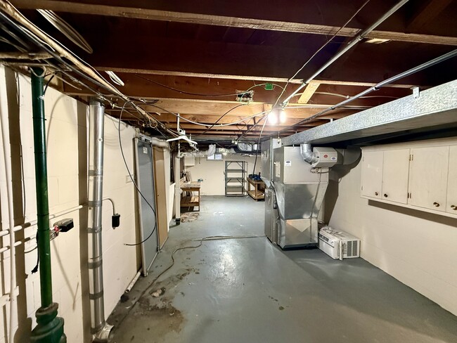 Building Photo - 1426 S 21st St