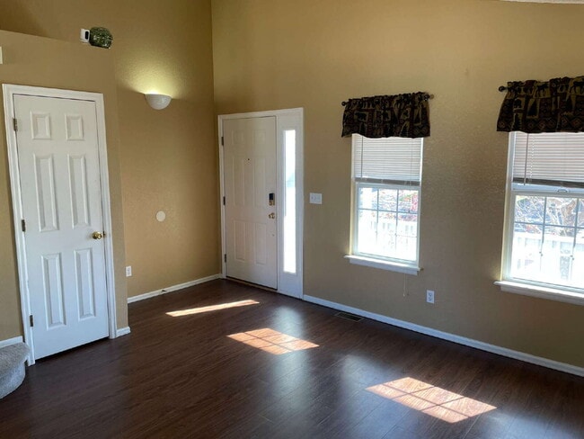 Building Photo - Lovely 3 Bed 3 Bath Home in Cherry Creek School District!