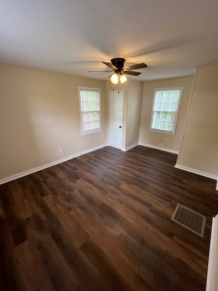 Master Bedroom - 330 Clover St