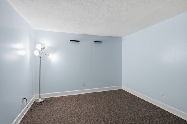 Building Photo - 875 5th Plaza