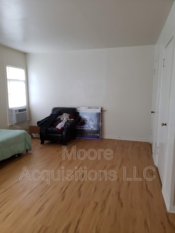 Building Photo - 1308 N Travis St