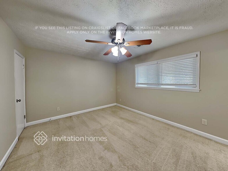 Building Photo - 2381 Cedar Dr