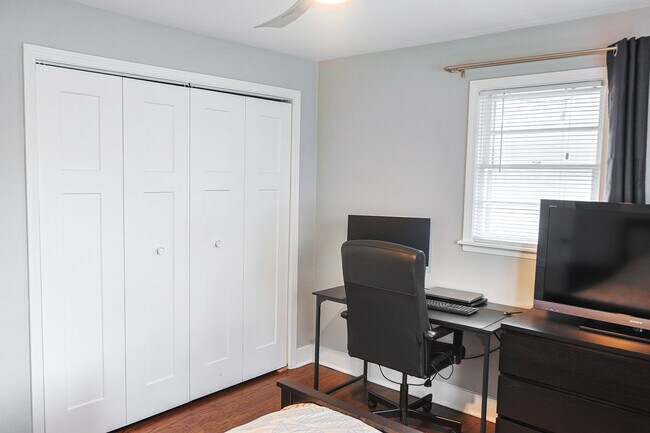 Building Photo - 227 N Butterfield Rd