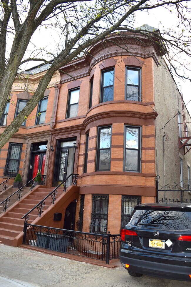 Primary Photo - 769 Dawson St