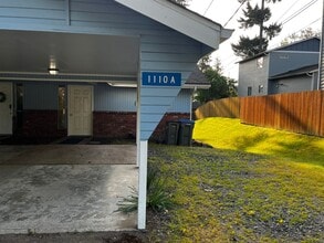 Building Photo - 1110 Shorewood Dr