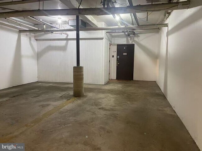 Building Photo - 301 Browning Ln