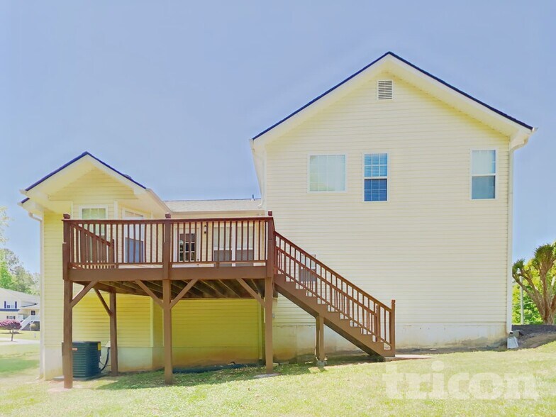 Building Photo - 15 Woodwind Dr