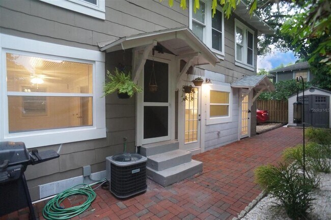 Building Photo - 807 1/2 S Fremont Ave