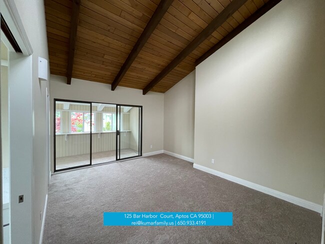 master bed - 125 Bar Harbor Ct