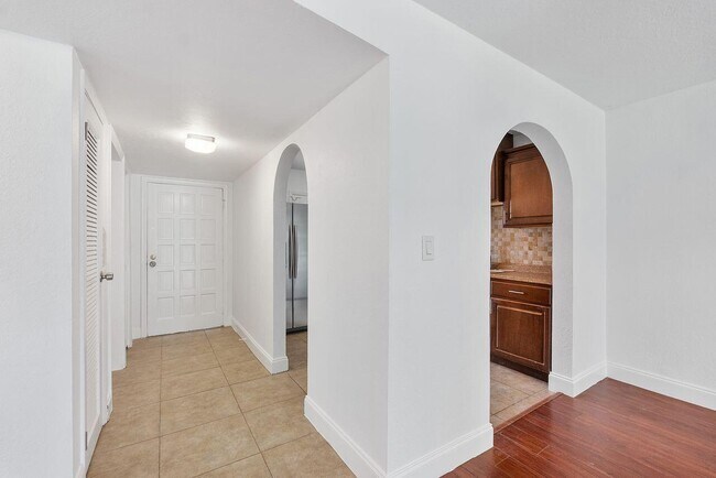 Building Photo - 6260 S Falls Cir Dr