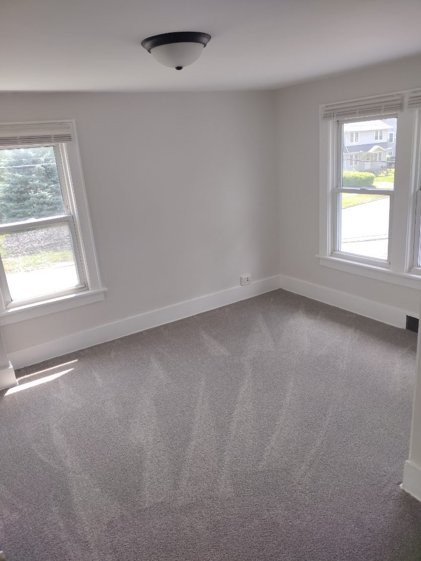 Building Photo - 507 E Archwood Ave