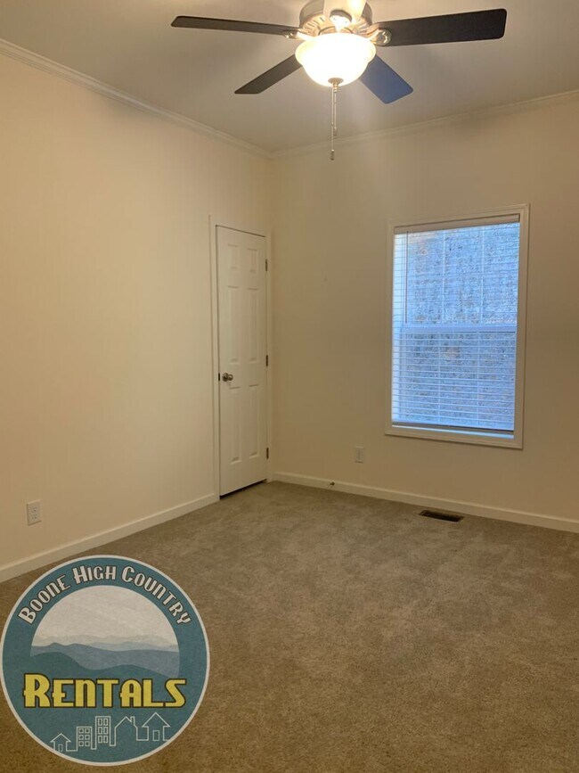 Building Photo - Modern Home Near New Market Center and Downtown Boone