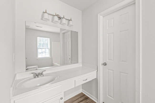Building Photo - 8818 Sharonbrook Dr
