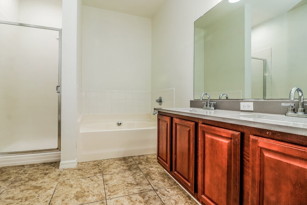 Building Photo - 11832 Colony Lakes Blvd
