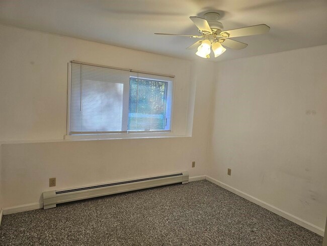 Building Photo - 30 Sterling Ln