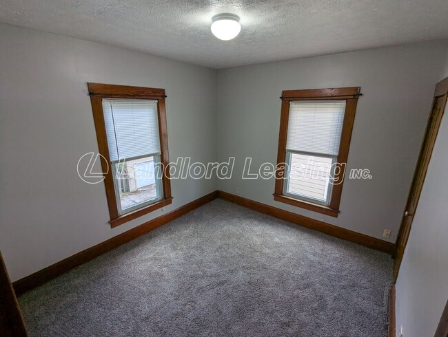 Building Photo - $499 Security Deposit Special!!