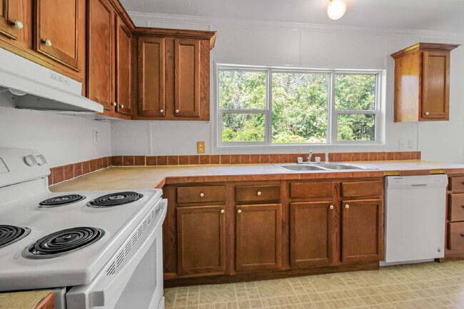 Building Photo - Mobile Home For Rent