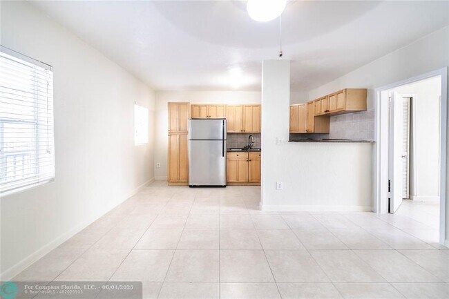 Building Photo - 3615 Thomas Ave