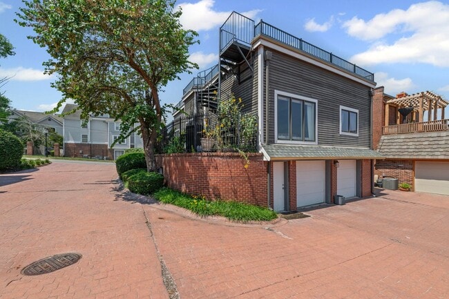 Building Photo - Amazing Union Hill Single Family Home