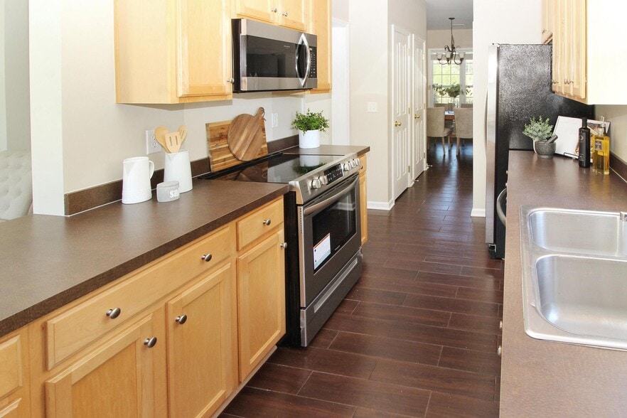 Building Photo - 111 Amaranth Ave