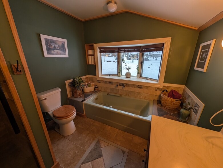 Building Photo - 8970 E Gull Lake Dr