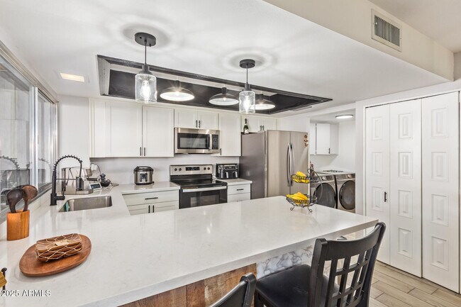 Building Photo - 4807 W Northern Ave