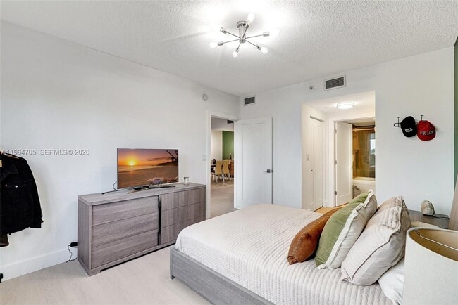 Building Photo - 18800 NE 29th Ave