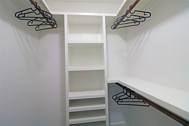 Building Photo - 2310 McDuffie St