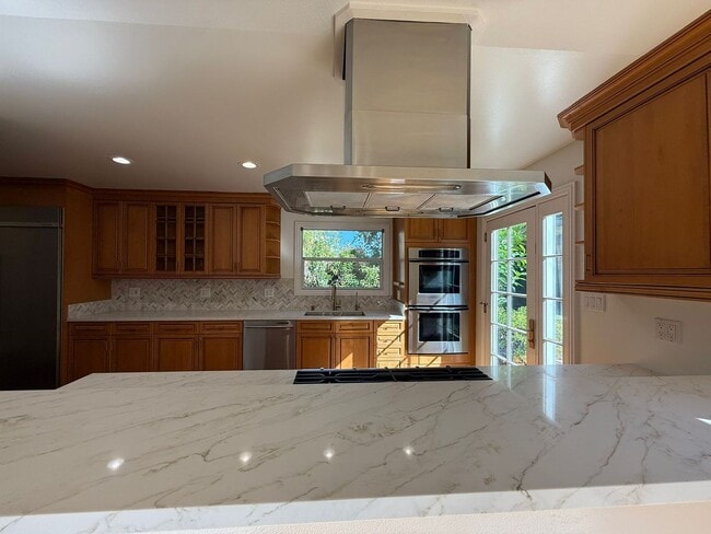 Building Photo - ? Elegant & Expansive Redwood City Home – ...