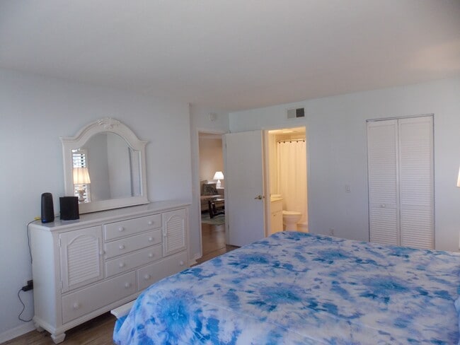 Building Photo - 219 E Hartford St