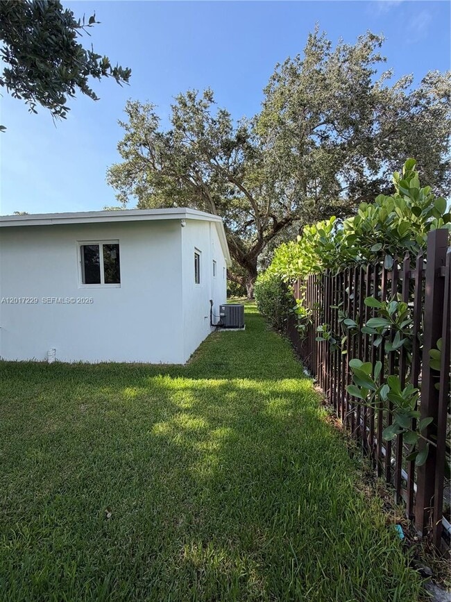 Building Photo - 6091 SW 64th Terrace