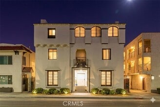 Building Photo - 1827 E 4th St