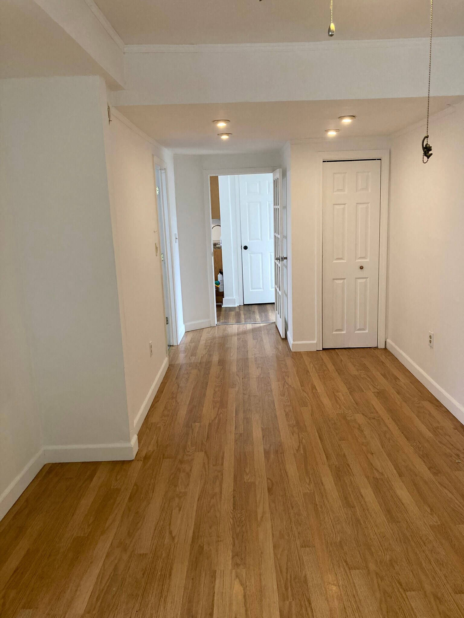 Building Photo - 405 Bellevue St