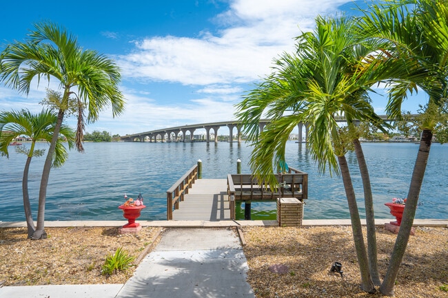 Building Photo - 3536 Belle Vista Dr E