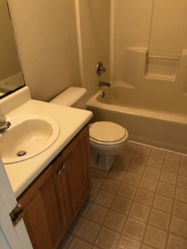 Building Photo - 2Bed/2Bath House!