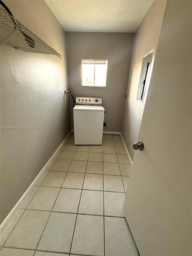 Building Photo - 1205 NW 7th Ave