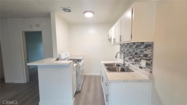 Building Photo - 1803 W Sumac Ln