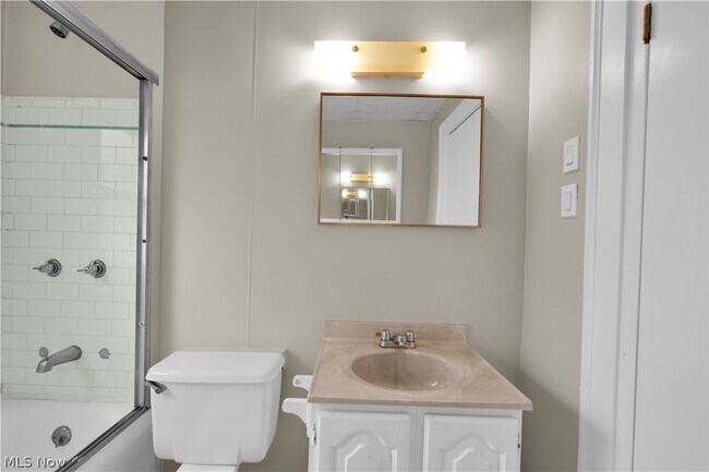 Building Photo - 11103 Lincoln Ave