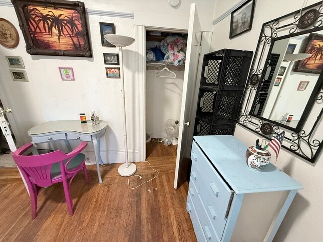 Building Photo - 700 Apgar St