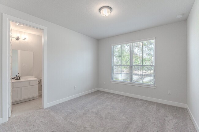 Building Photo - 119 Mockingbird Trails Dr