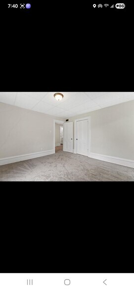 Building Photo - 408 1/2 E Washington St