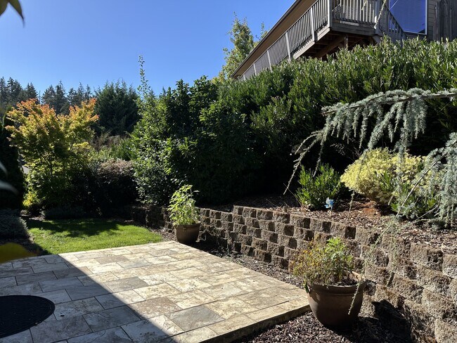 Building Photo - 6913 Owl Dr SE