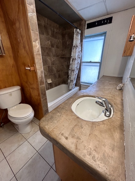 Building Photo - 410 8th St S